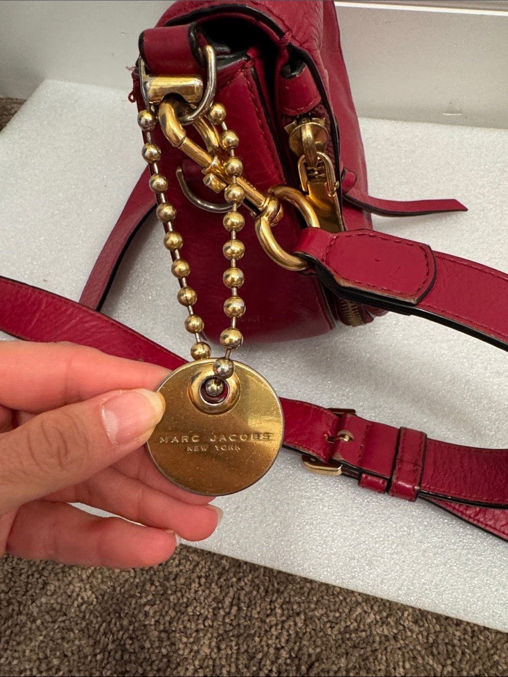 Marc Jacobs Recruit Nomad saddle bag red pebbled leather sample crossbody bag - Picture 6 of 13